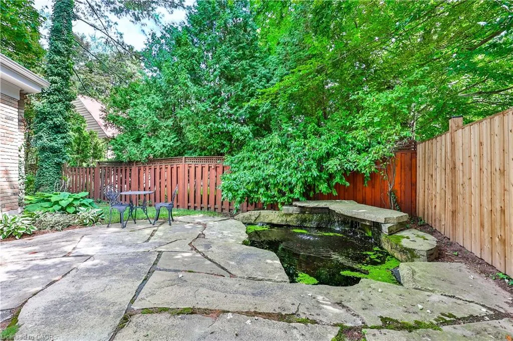 206 Rossmore Boulevard