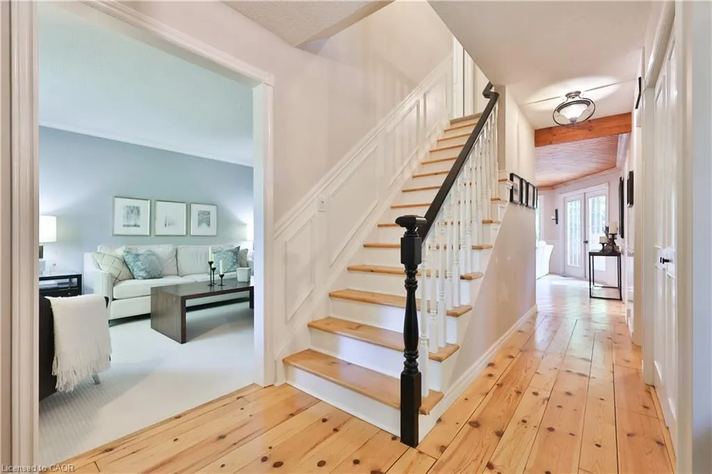 206 Rossmore Boulevard