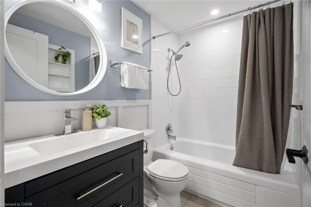 86 Queensdale Crescent