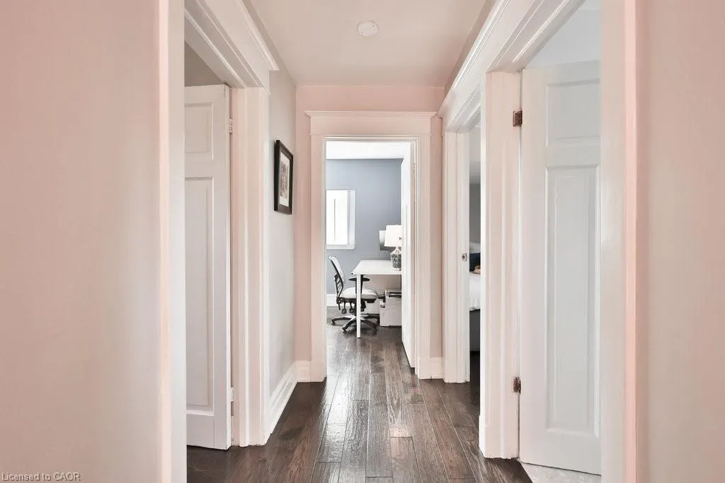 44 Mississauga Road N