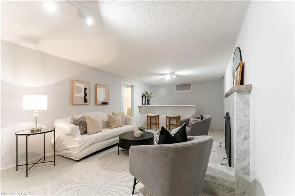 2252 Upper Middle Road, #6