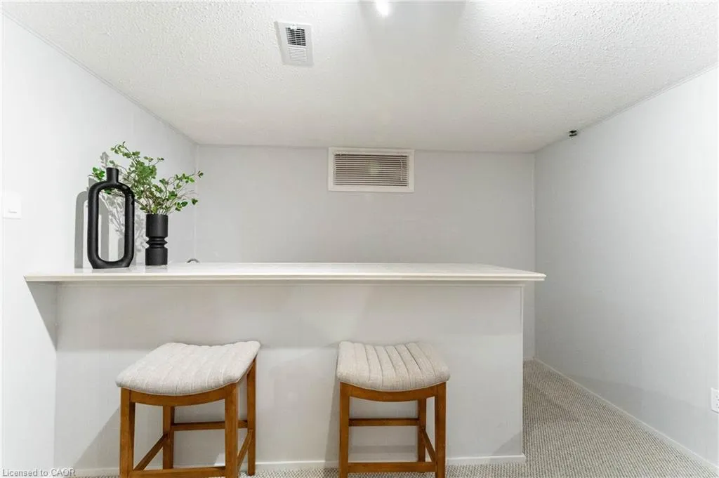 2252 Upper Middle Road, #6