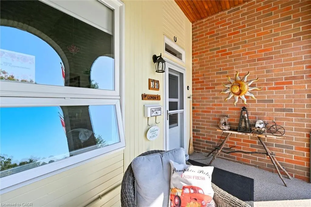 34 Cardinal Mindszenty Boulevard