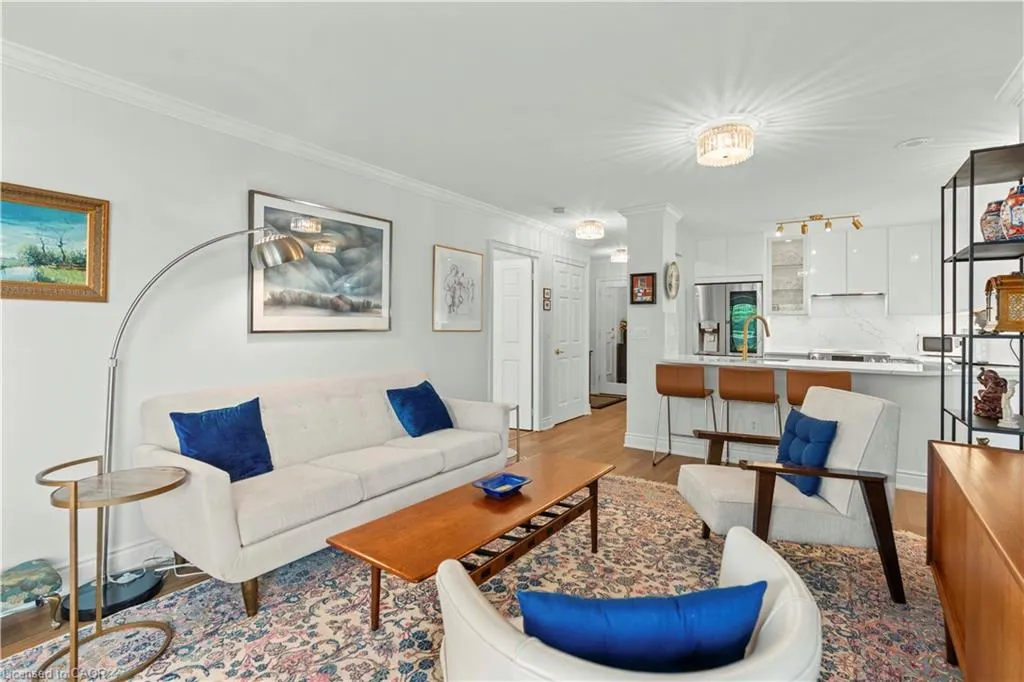 442 Maple Avenue, #401