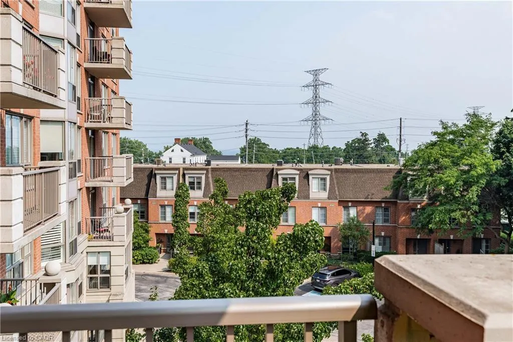 442 Maple Avenue, #401