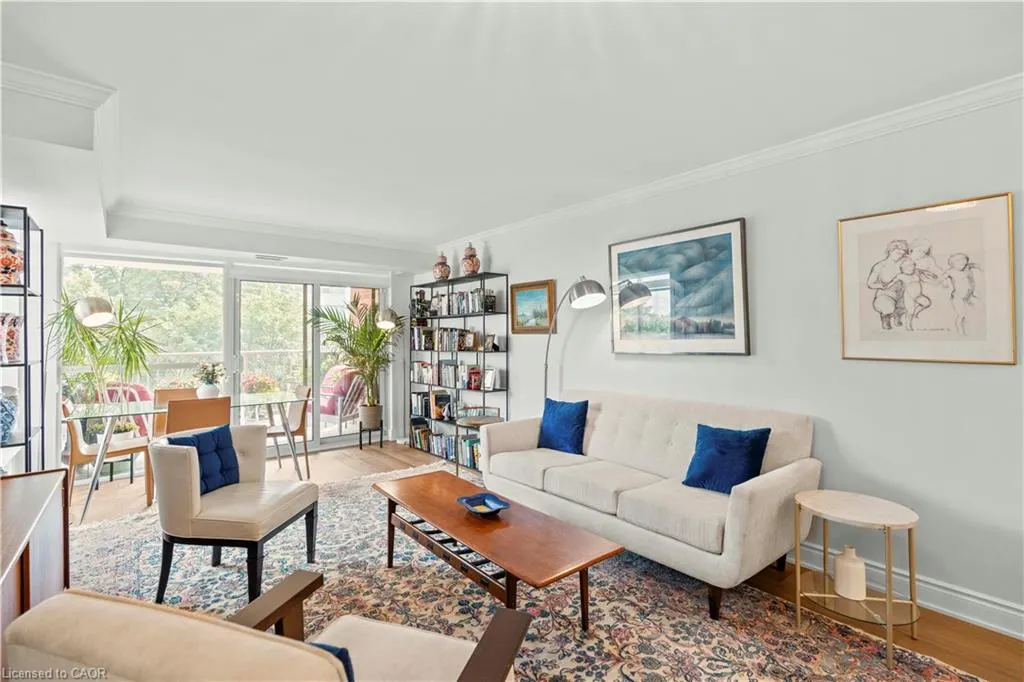 442 Maple Avenue, #401