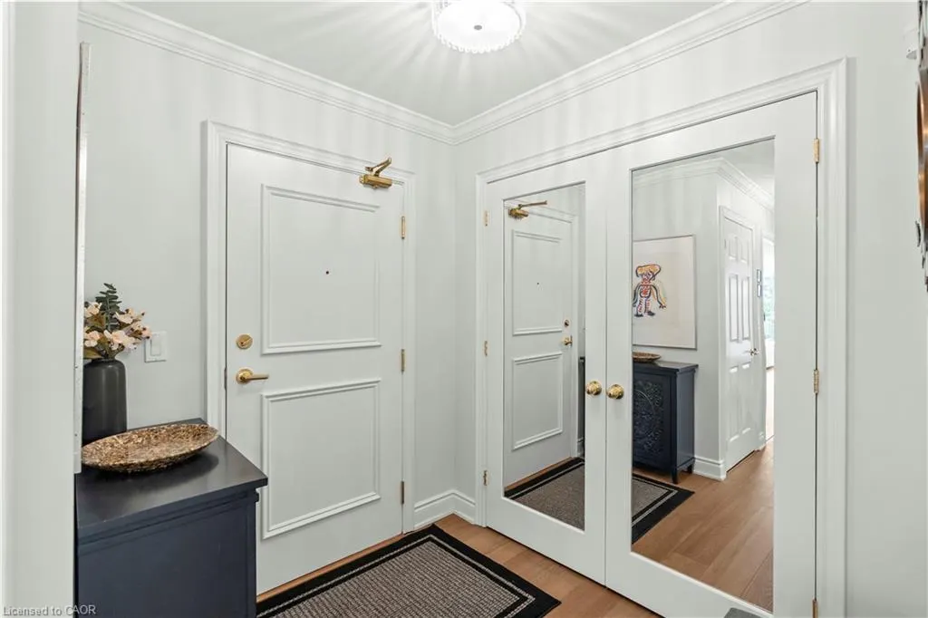 442 Maple Avenue, #401