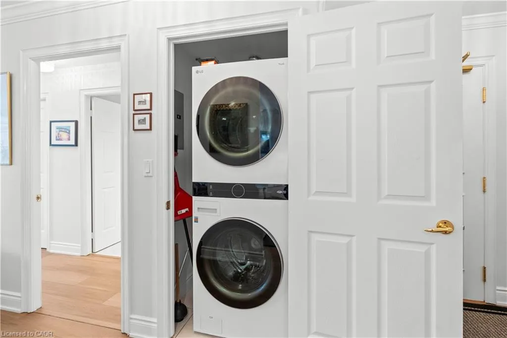 442 Maple Avenue, #401