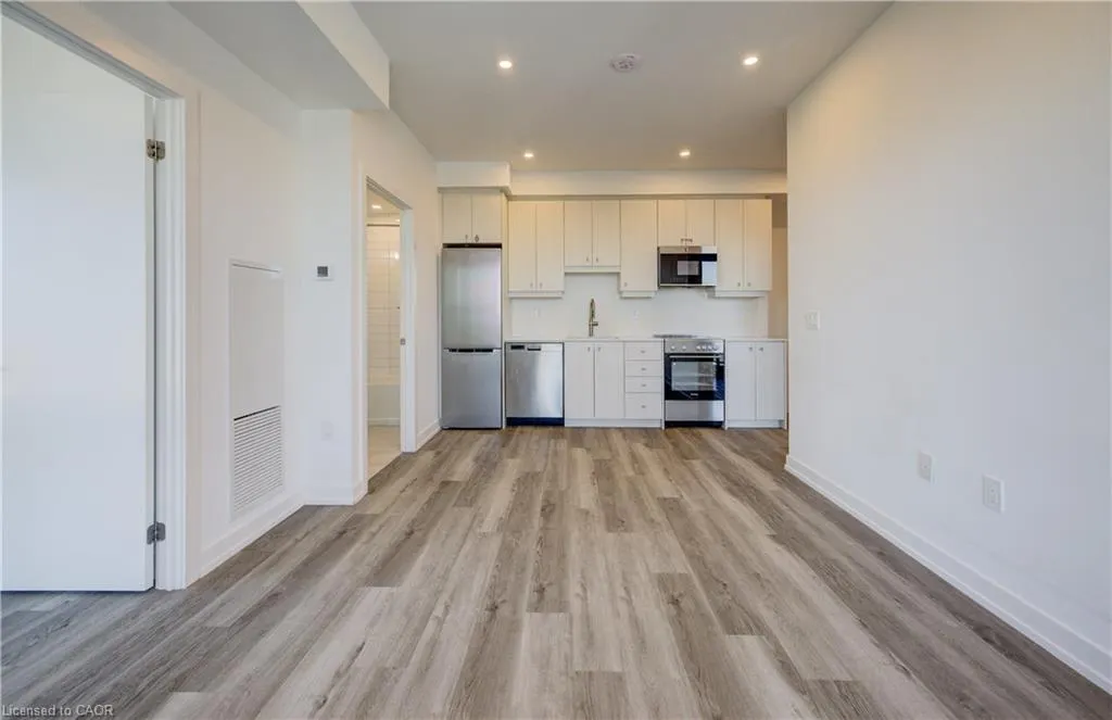 15 Wellington Street S, #2302