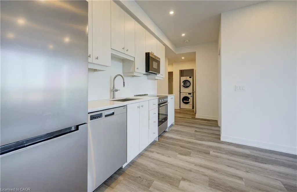 15 Wellington Street S, #2302