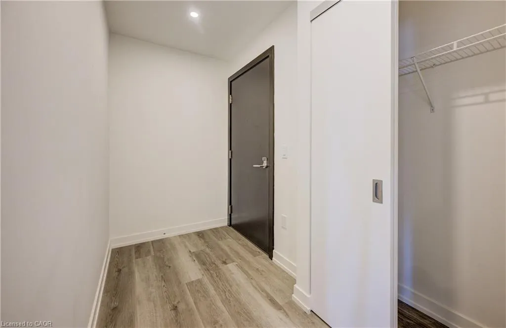 15 Wellington Street S, #2302