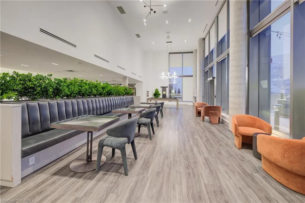 15 Wellington Street S, #2302