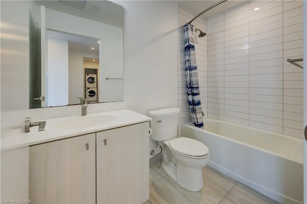 15 Wellington Street S, #2302