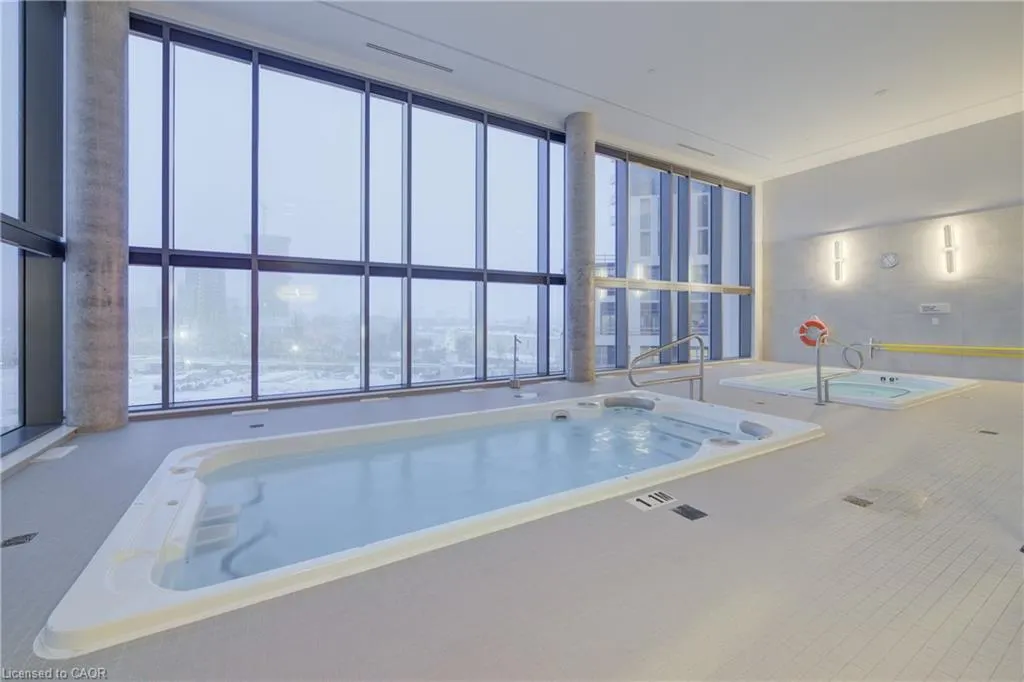 15 Wellington Street S, #2302