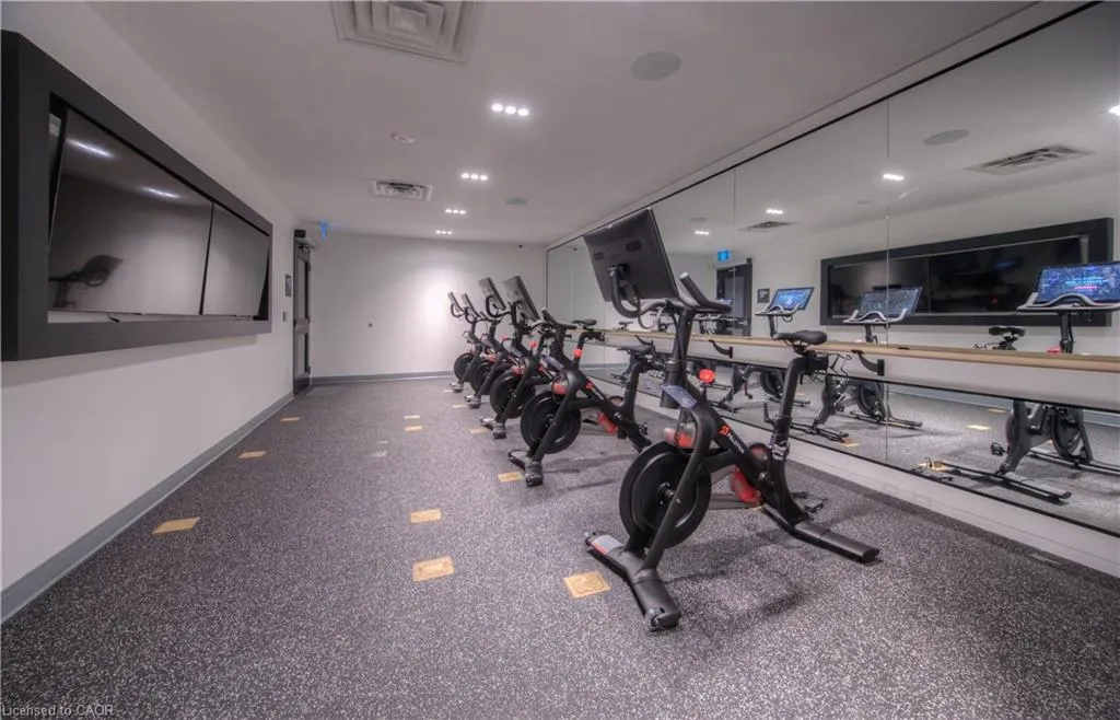 15 Wellington Street S, #2302