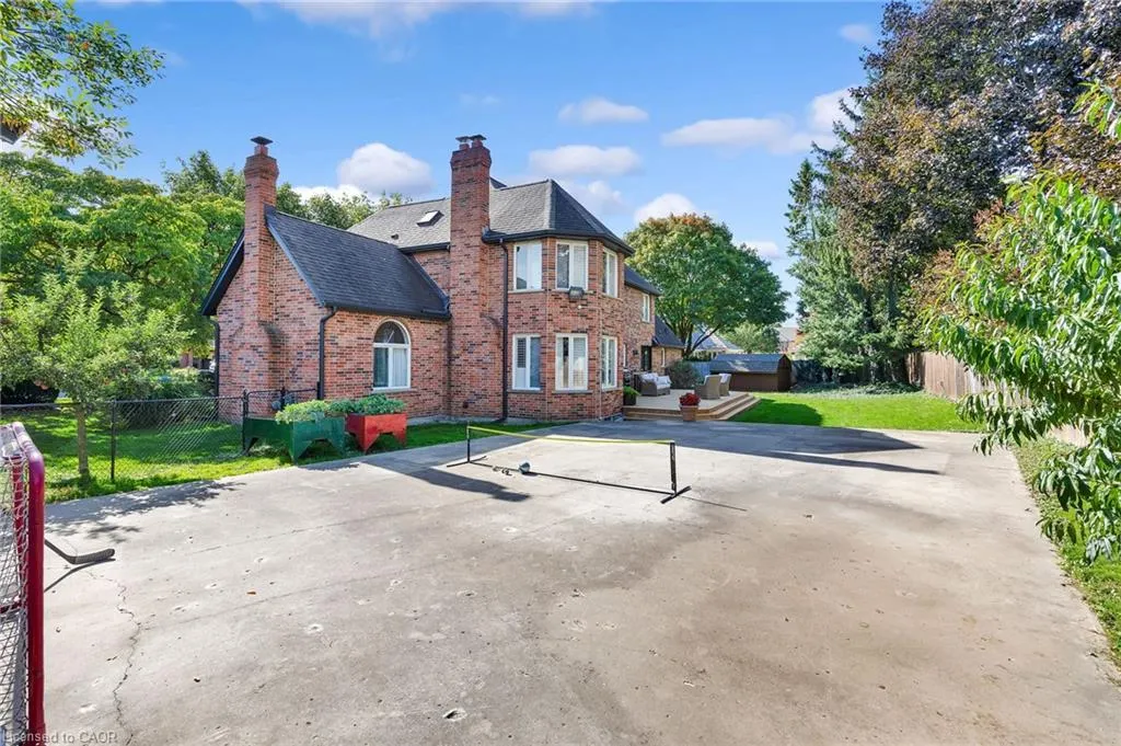 250 Grey Squirrel Place