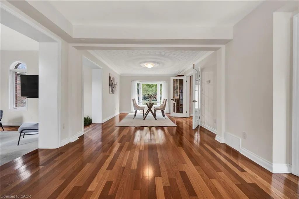 250 Grey Squirrel Place