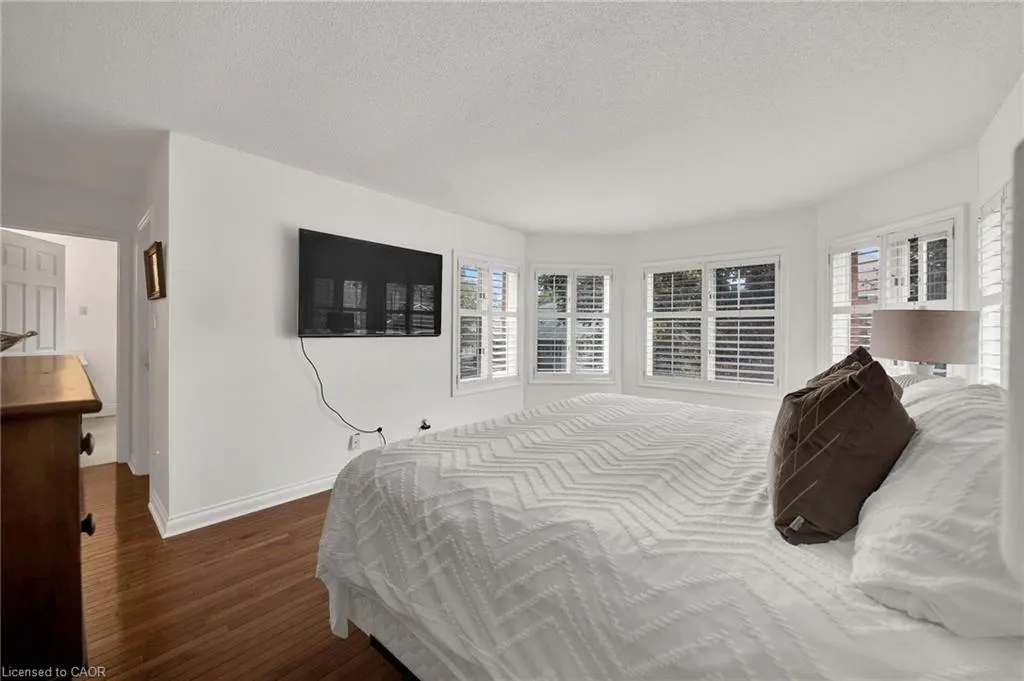 250 Grey Squirrel Place