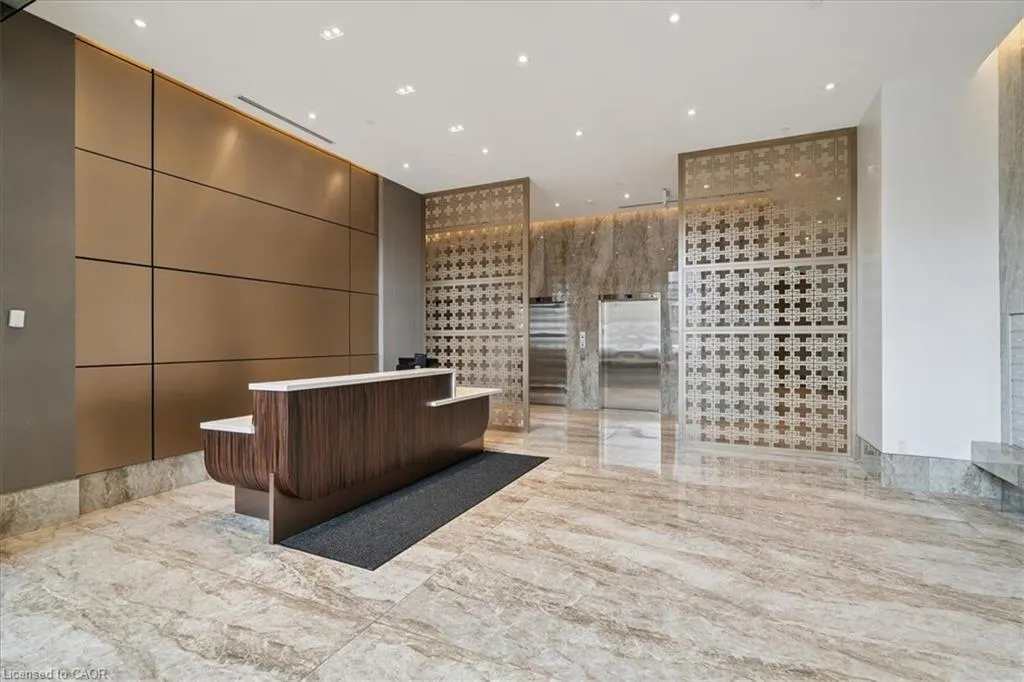 2007 James Street, #1405