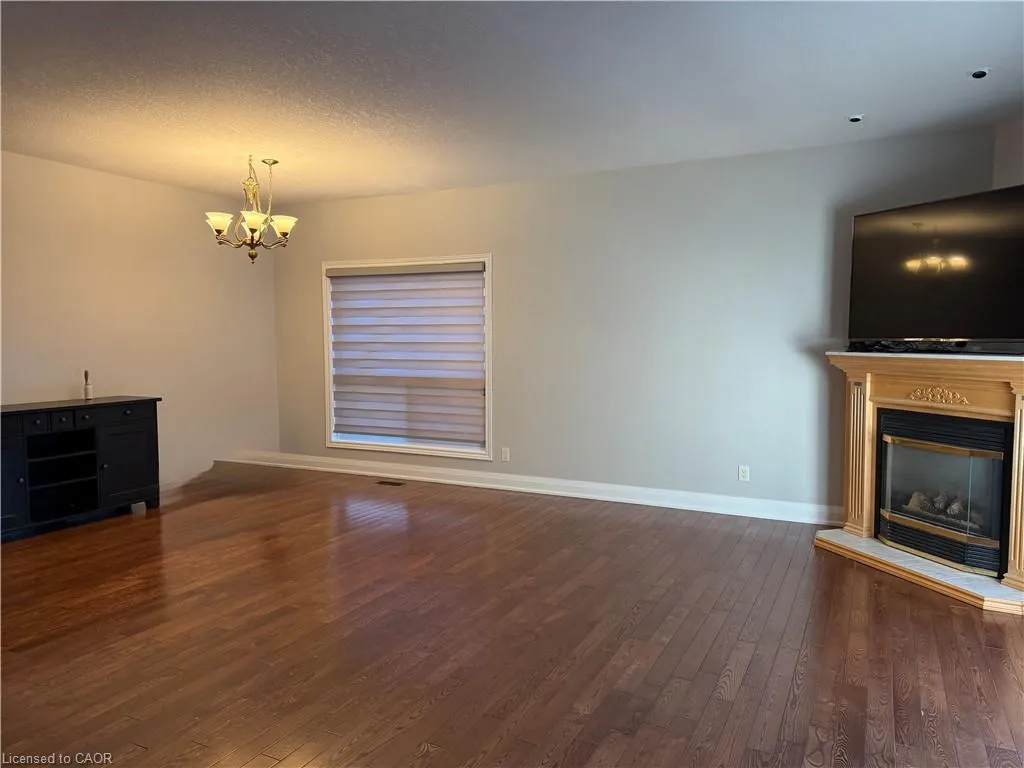 425 Old Oak Drive, #Upper