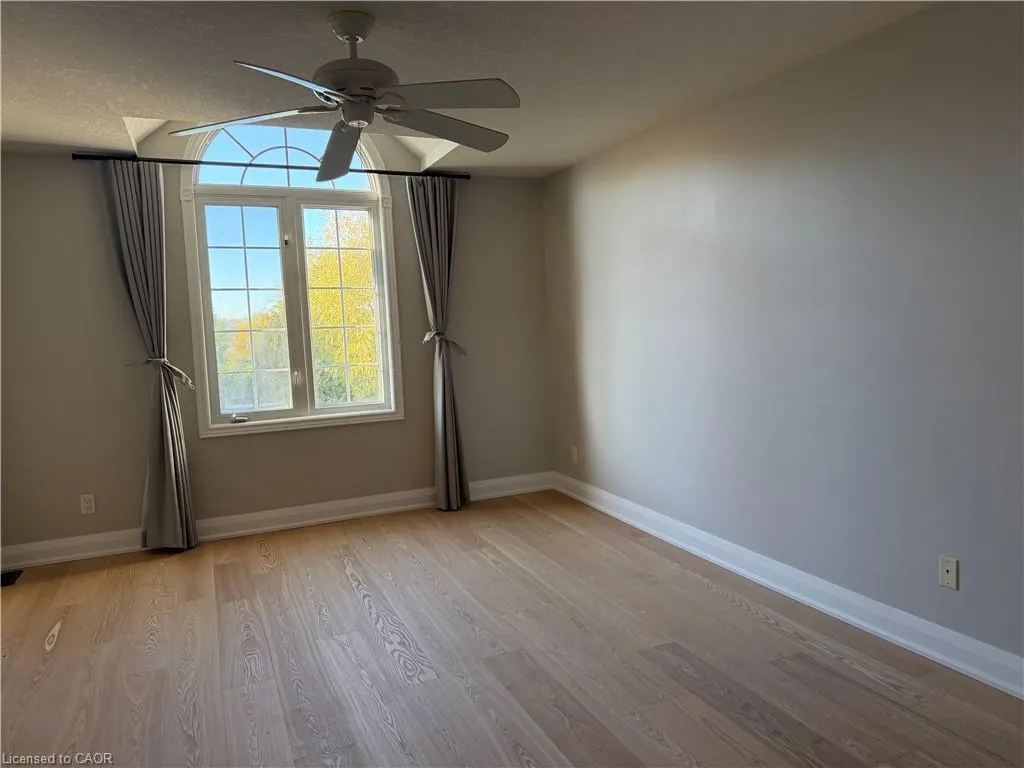 425 Old Oak Drive, #Upper