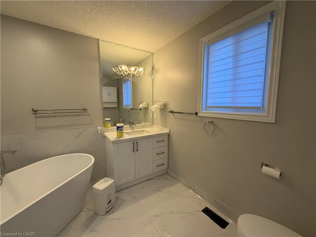 425 Old Oak Drive, #Upper