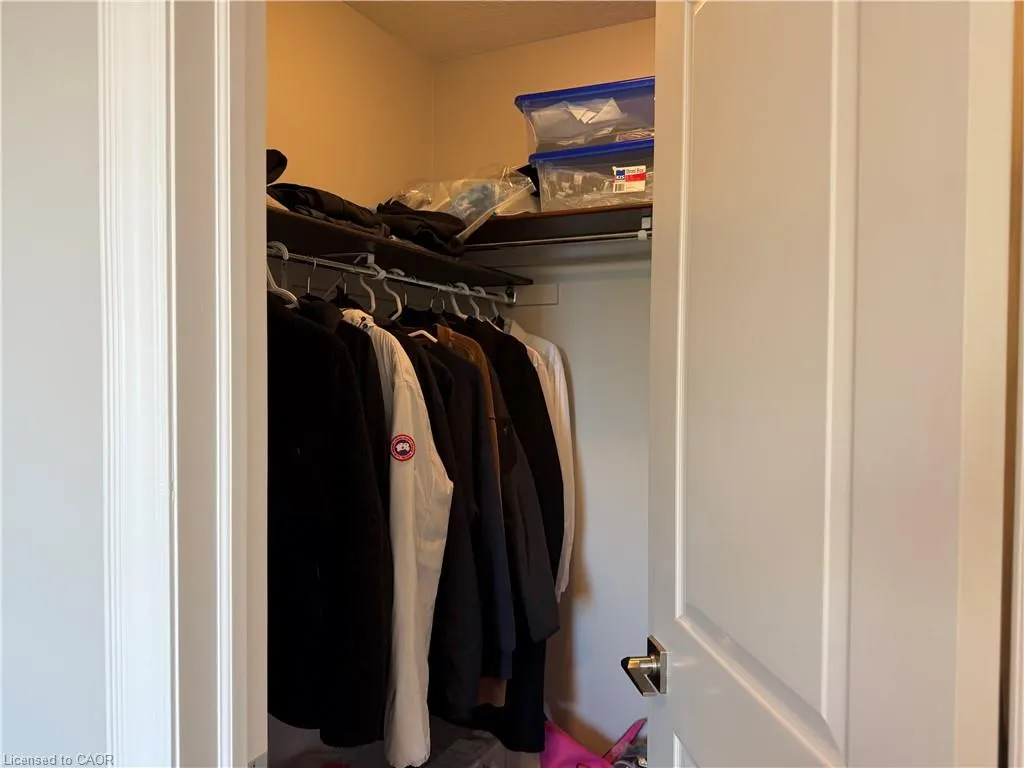 425 Old Oak Drive, #Upper