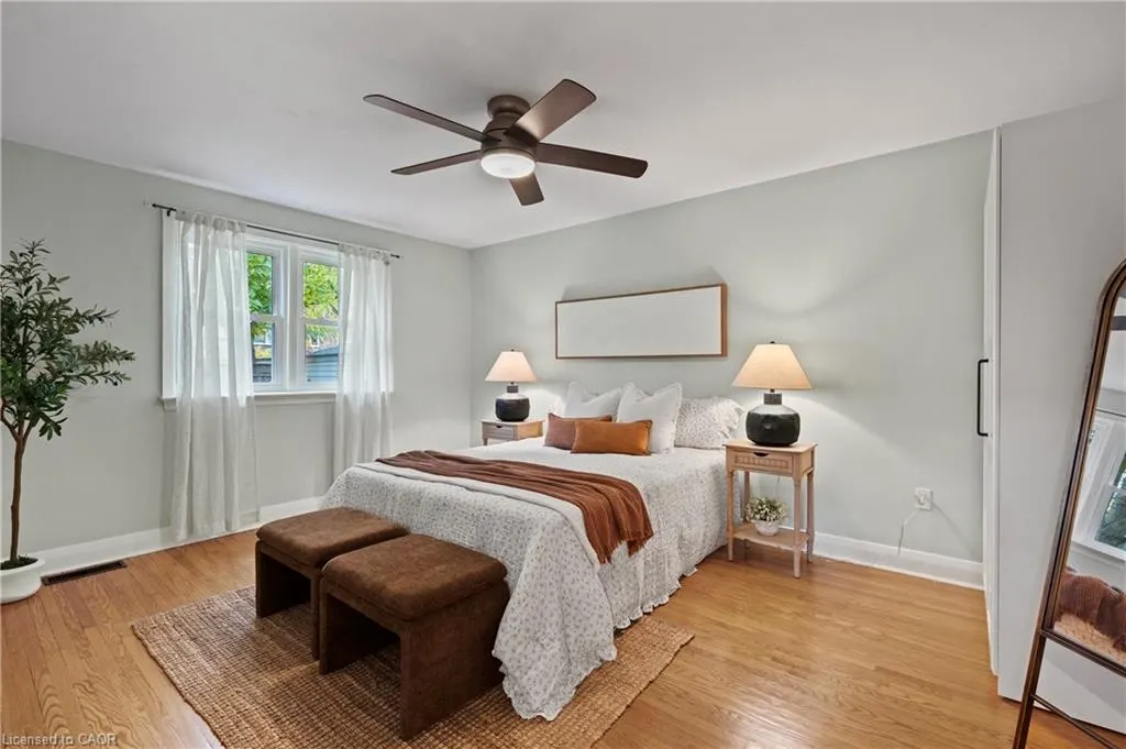 34 Stirling Avenue N