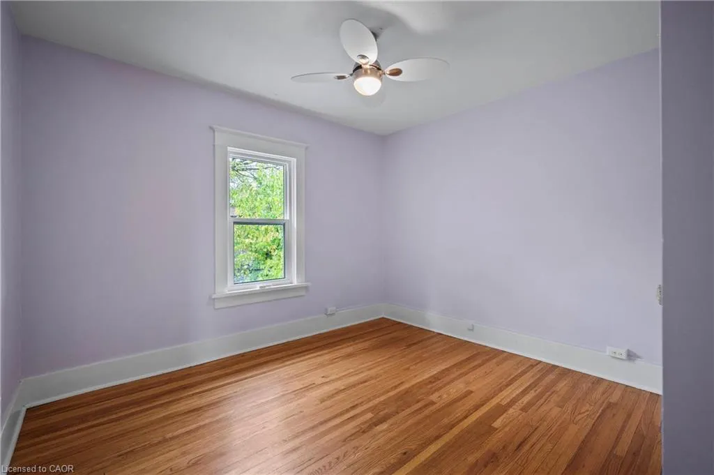 34 Stirling Avenue N