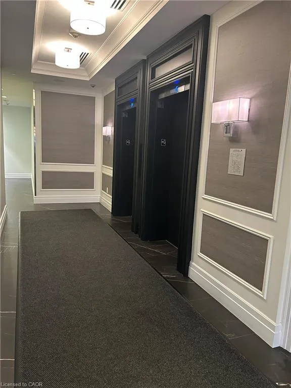 155 Caroline Street S, #405