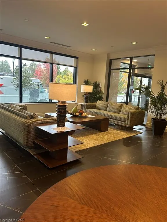 155 Caroline Street S, #405