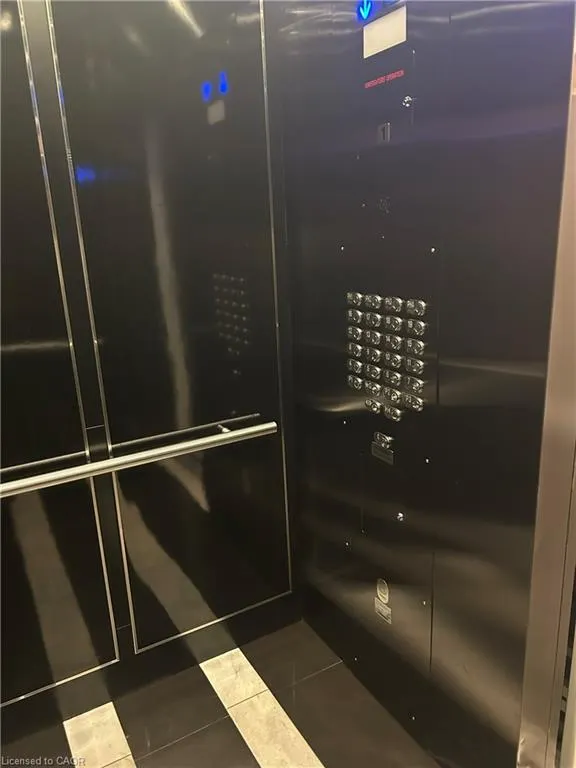 155 Caroline Street S, #405