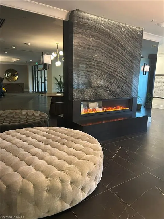 155 Caroline Street S, #405