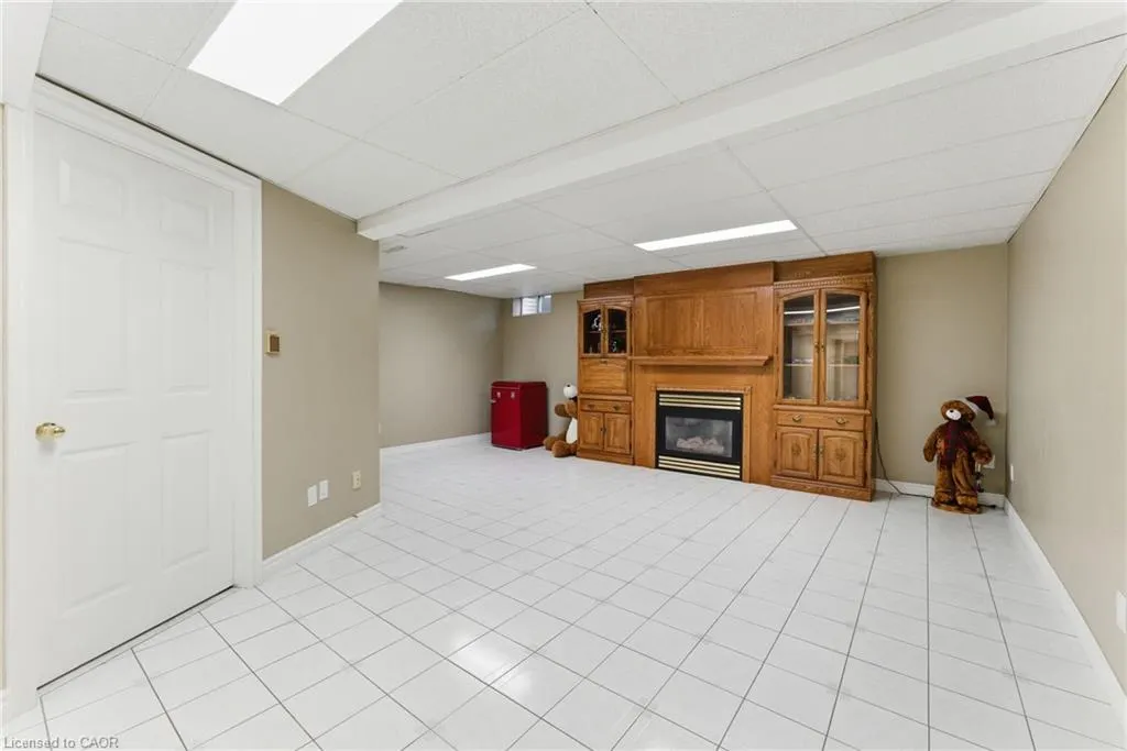 34 Dynasty Avenue, #33