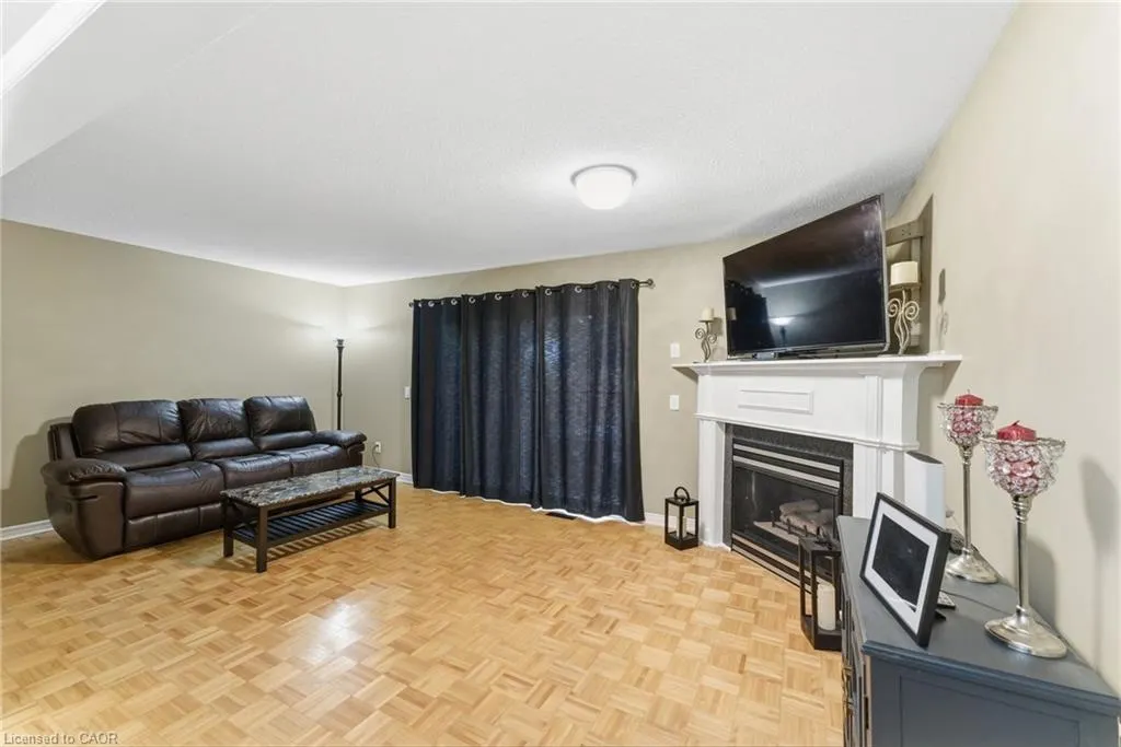 34 Dynasty Avenue, #33