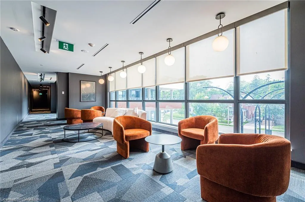 5 Wellington Street S, #611