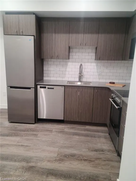 5 Wellington Street S, #611