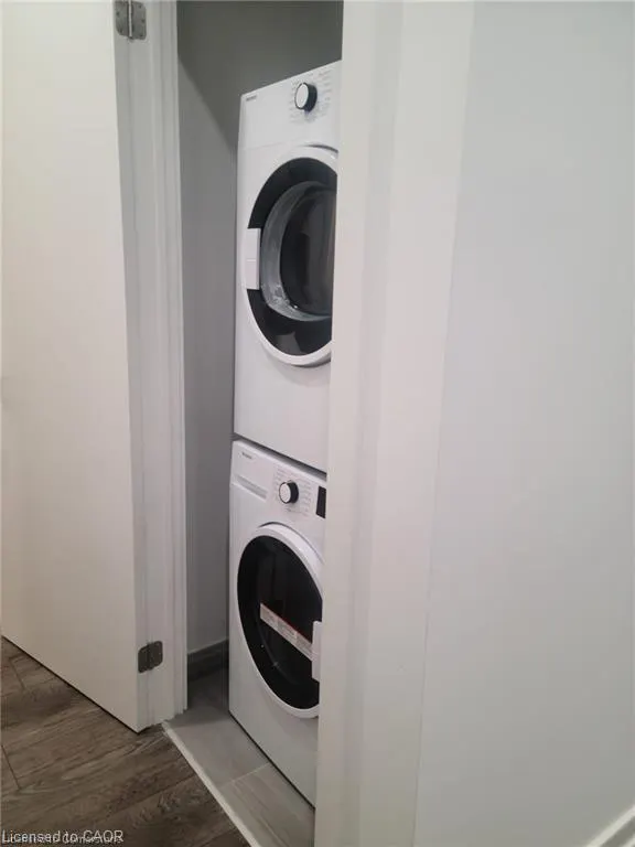 5 Wellington Street S, #611