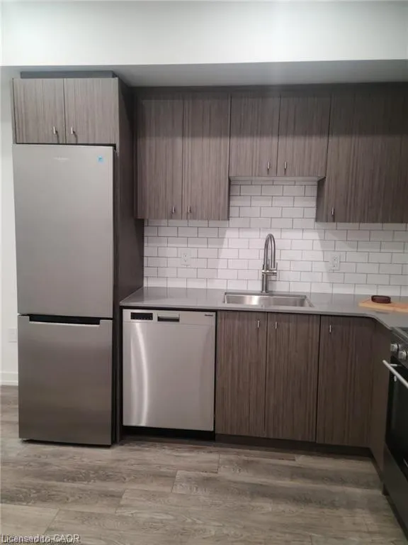 5 Wellington Street S, #611