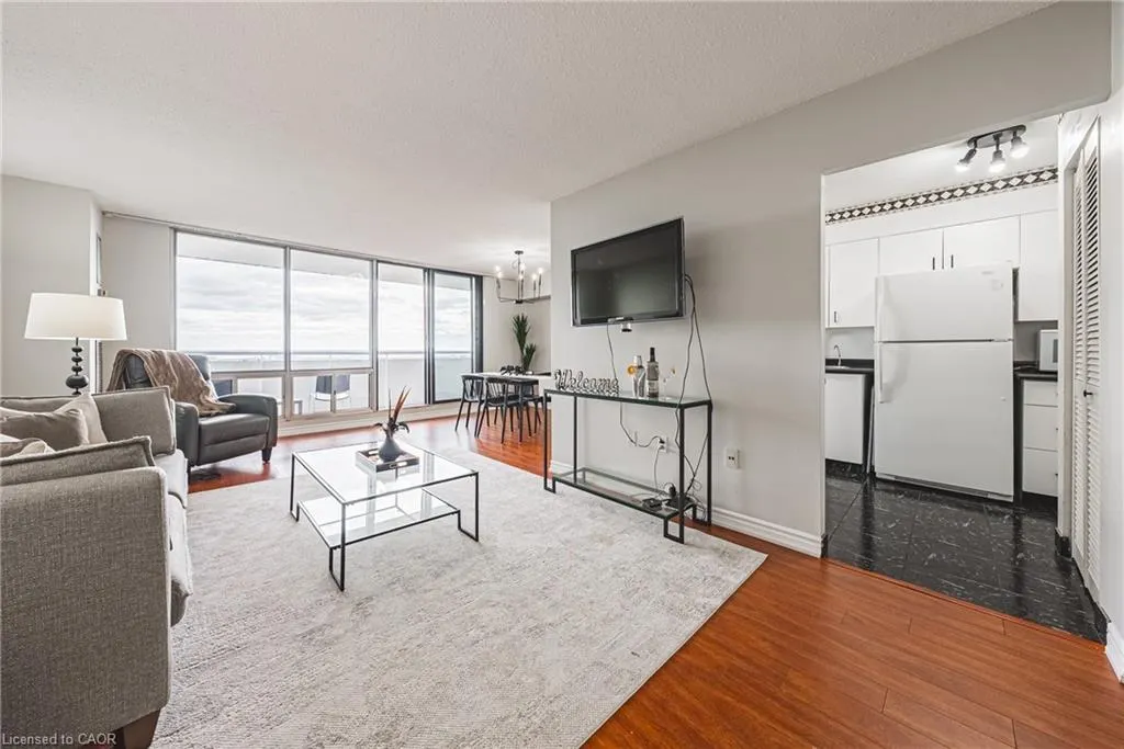 2055 Upper Middle Road, #1206