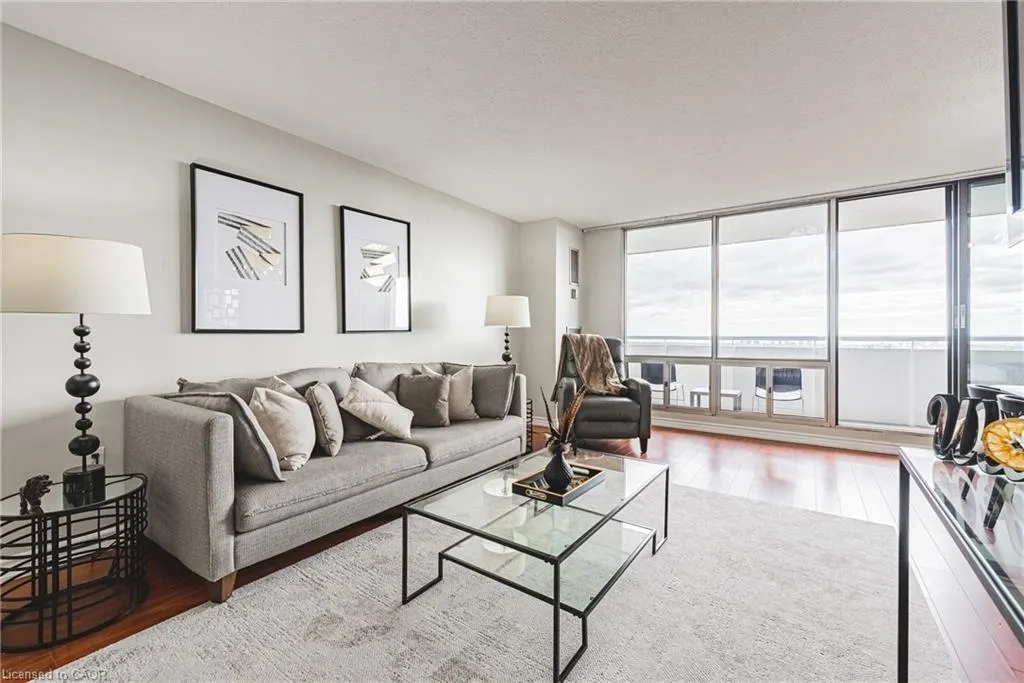 2055 Upper Middle Road, #1206