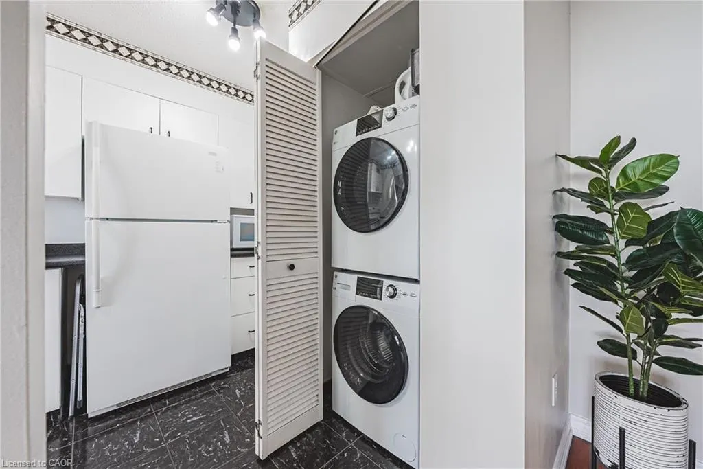 2055 Upper Middle Road, #1206