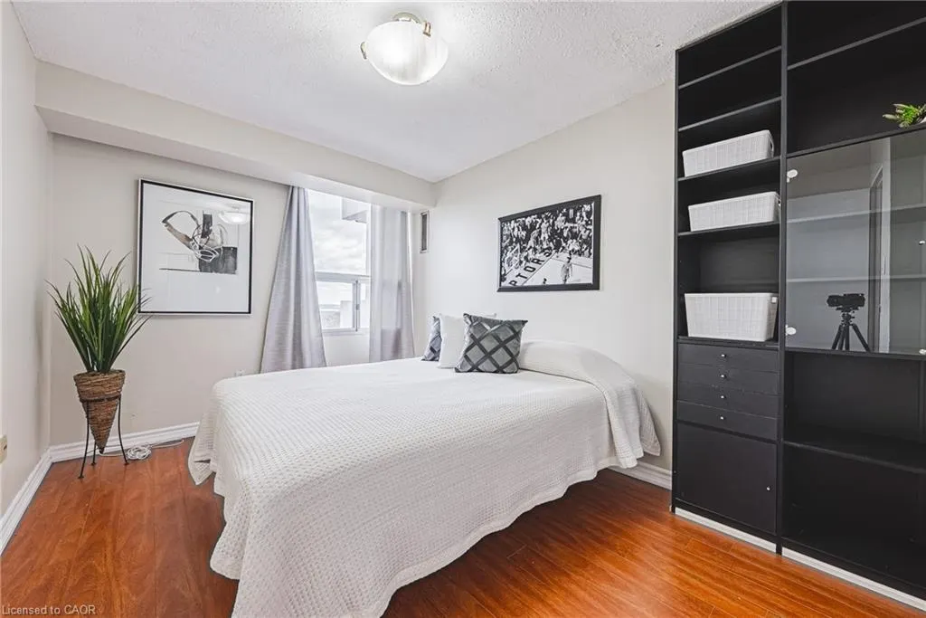 2055 Upper Middle Road, #1206