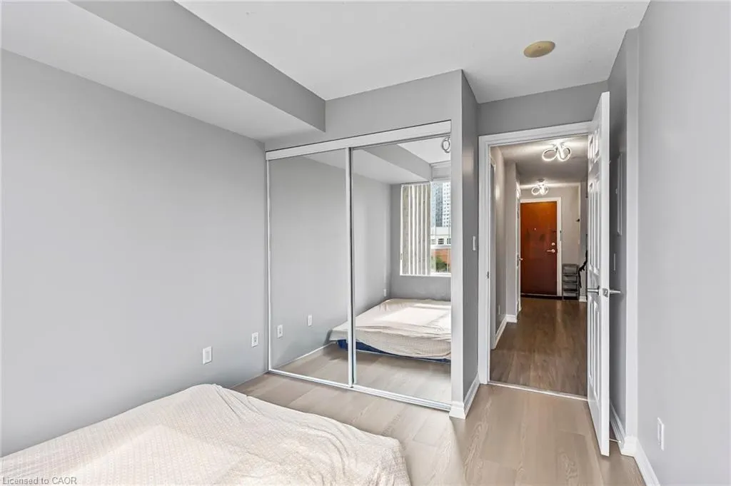 310 Burnhamthorpe Road W, #401