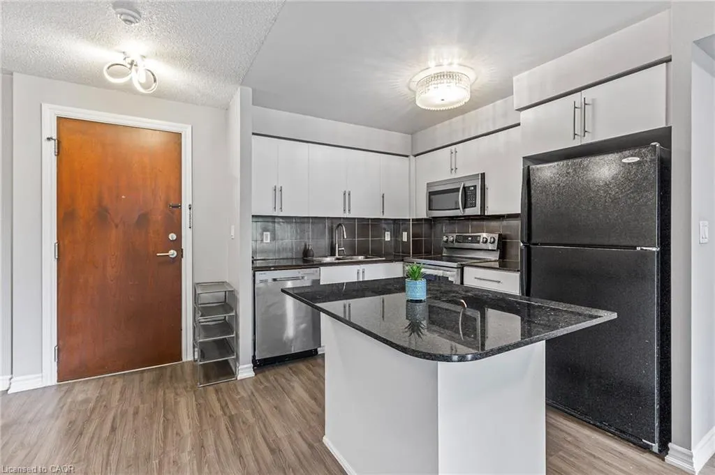 310 Burnhamthorpe Road W, #401