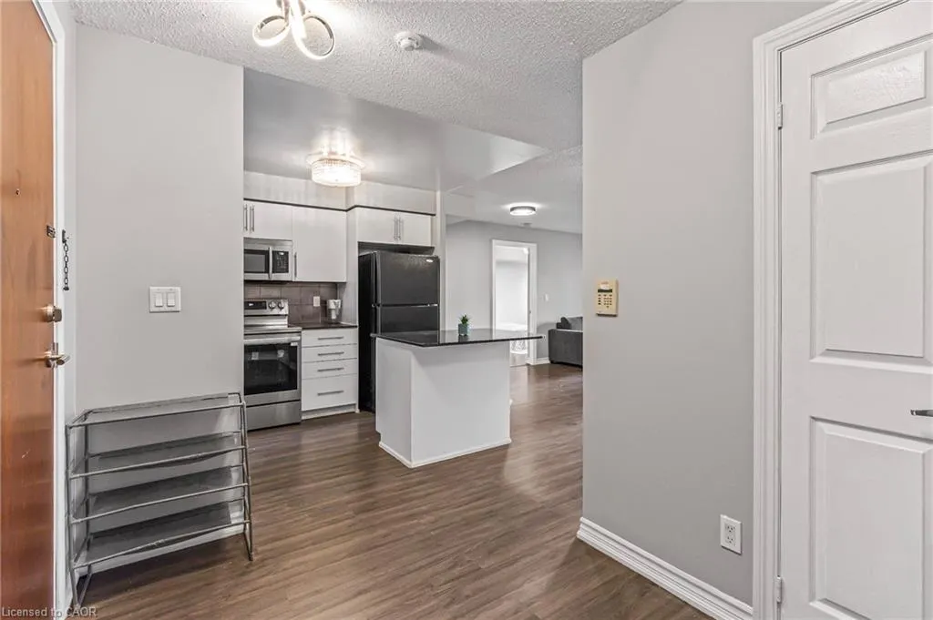 310 Burnhamthorpe Road W, #401