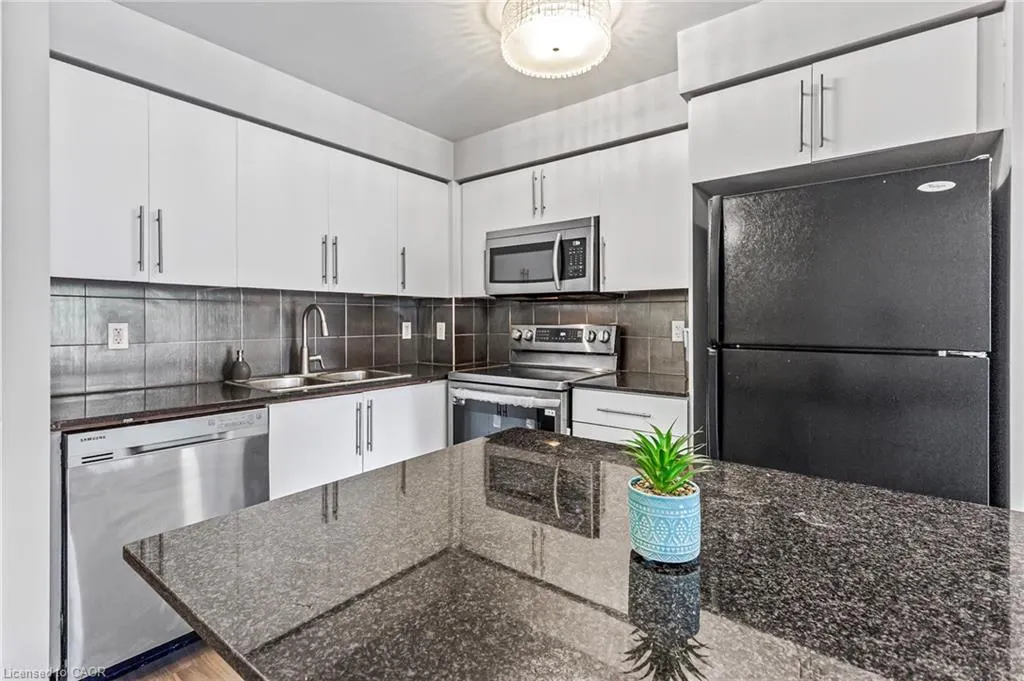 310 Burnhamthorpe Road W, #401