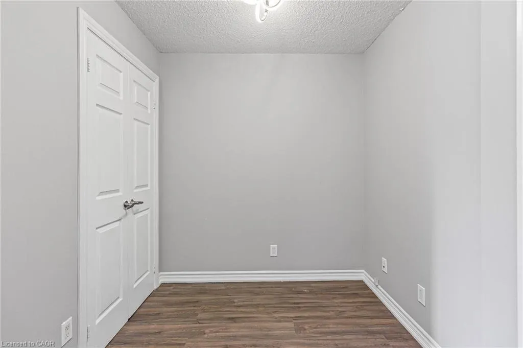 310 Burnhamthorpe Road W, #401