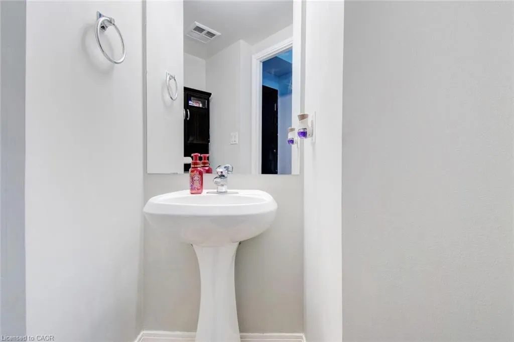 80 Absolute Avenue, #1207