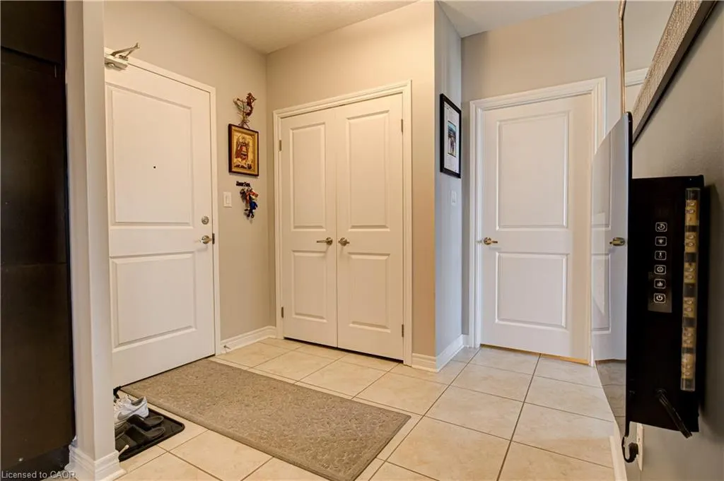 539 Belmont Avenue, #1106